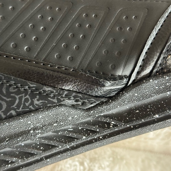 AND1 Capital 3.0 Basketball Shoes - Picture 4 of 4